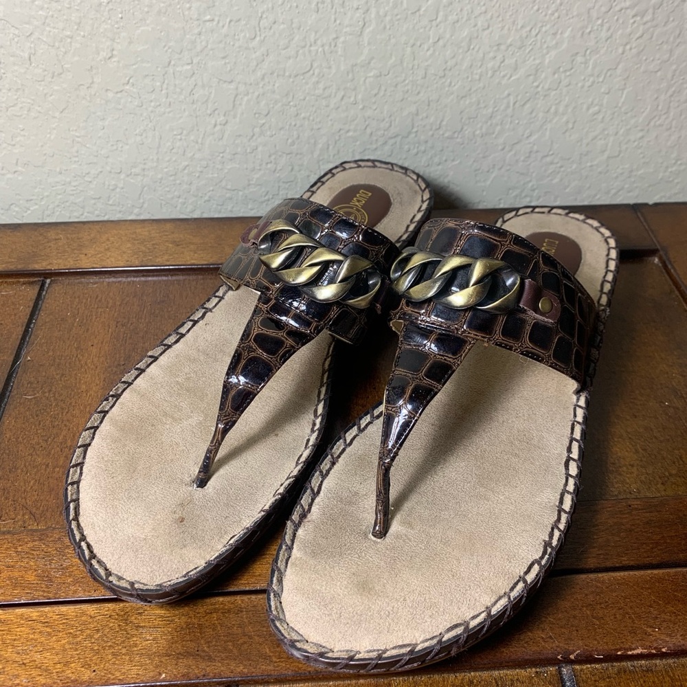 Ladies Duck Head Sandals Size 7.5